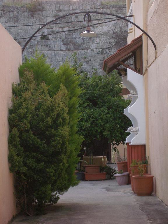 Georgia Old Town Apartments Rhodes City ภายนอก รูปภาพ