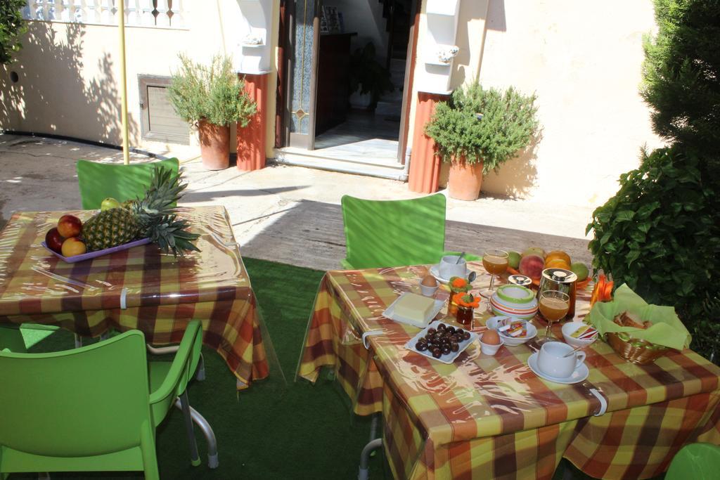 Georgia Old Town Apartments Rhodes City ภายนอก รูปภาพ